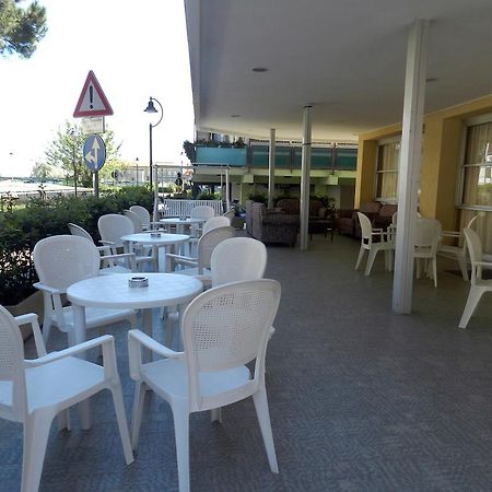 Hotel Michelangelo Белариа-Игеа Марина Екстериор снимка