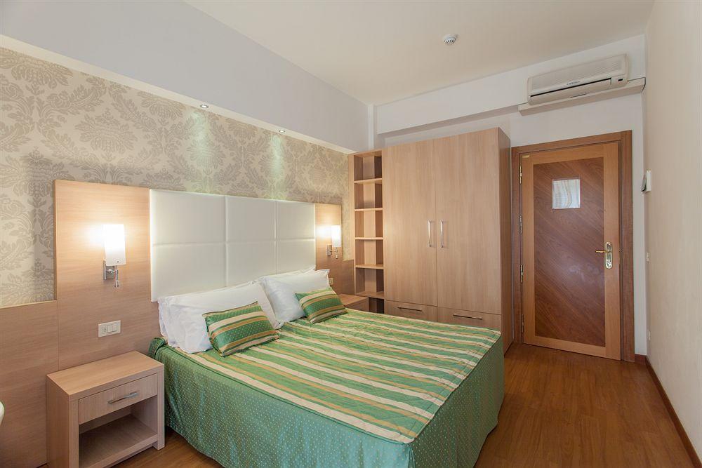 Hotel Michelangelo Белариа-Игеа Марина Екстериор снимка