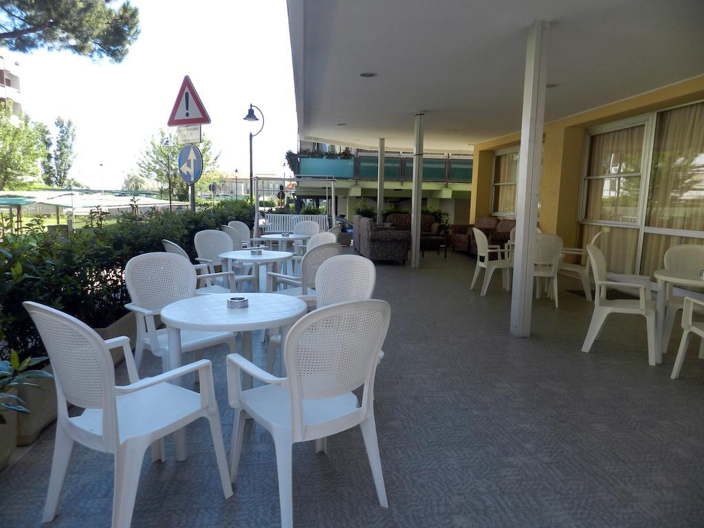 Hotel Michelangelo Белариа-Игеа Марина Екстериор снимка