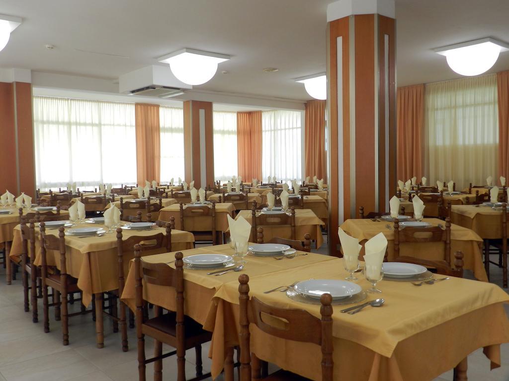 Hotel Michelangelo Белариа-Игеа Марина Екстериор снимка
